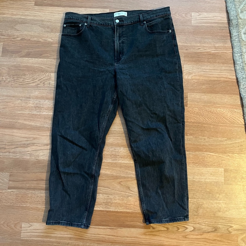 Abercrombie & Fitch “The Mom” High Rise Jeans - Picture 2 of 4
